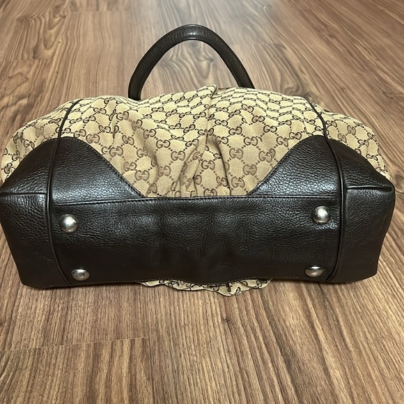 A299- 💯 % authentic Gucci shoulder bag - Picture 14 of 16
